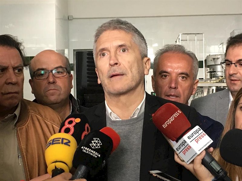 ep marlaska atiende a la prensa en olvera cadiz