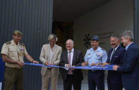 ep momento del corte de cinta de la nueva nave