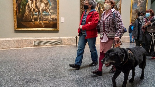 ep personas invidentes de visita por el museo del prado madrid