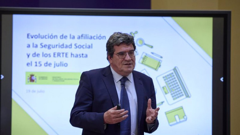 ep archivo   el ministro de inclusion seguridad social y migraciones jose luis escriva ofrece un
