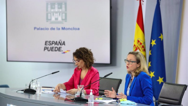 ep archivo   la ministra portavoz y ministra de hacienda maria jesus montero i y la vicepresidenta 20210419150706