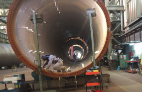 ep archivo un operario de windar trabaja en una de las grandes piezas para parques eolicos que ep archivo un operario de windar trabaja en una de las grandes piezas para parques eolicos que