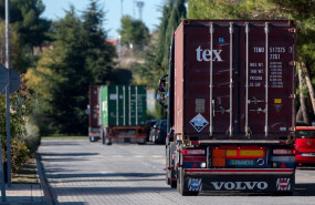 ep archivo   varios camiones circulan por una carretera a 12 de noviembre de 2021 en madrid espana