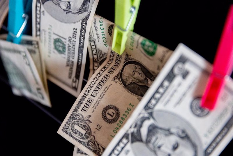 El dólar estadounidense está condenado al fracaso por la política arancelaria de Trump