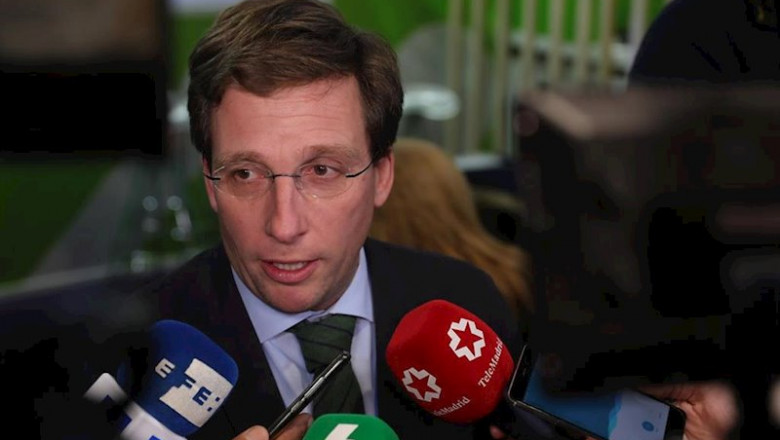 ep el alcalde de madrid jose luis martinez-almeida atiende a los medios de comunicacion en la zona