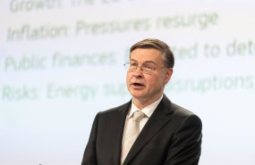 ep el comisario de economia y productividad valdis dombrovskis en una rueda de prensa desde bruselas ep el comisario de economia y productividad valdis dombrovskis en una rueda de prensa desde bruselas