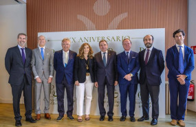 ep el ministro de agricultura luis planas y representantes de grandes pagos del olivar