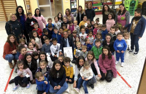 ep el presidente de cantabria miguel angel revilla con alumnos de infantil y primaria del colegio