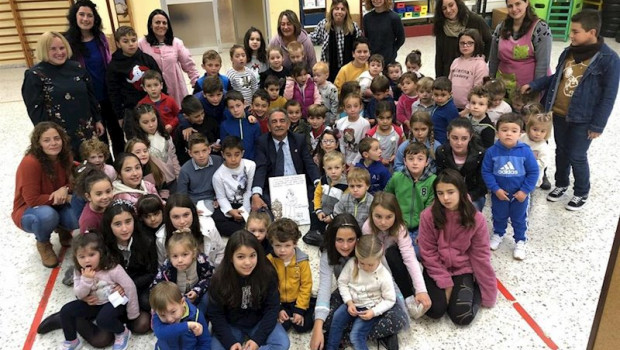 ep el presidente de cantabria miguel angel revilla con alumnos de infantil y primaria del colegio