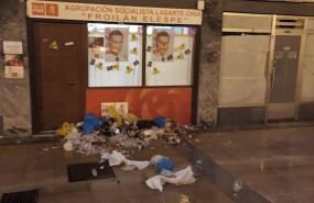 ep el pse de lasarte-oria condena el ataque a su casa del pueblo durante una manifestacion a favor
