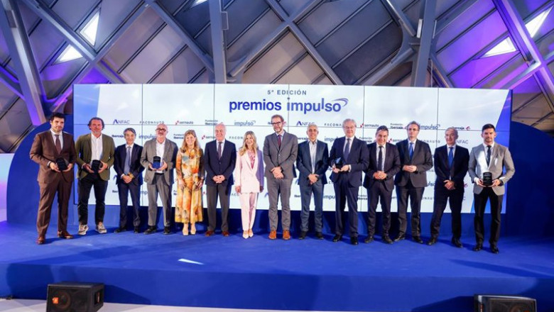 ep foto de familia de los v premios impulso a la innovacion en movilidad sostenible 2025