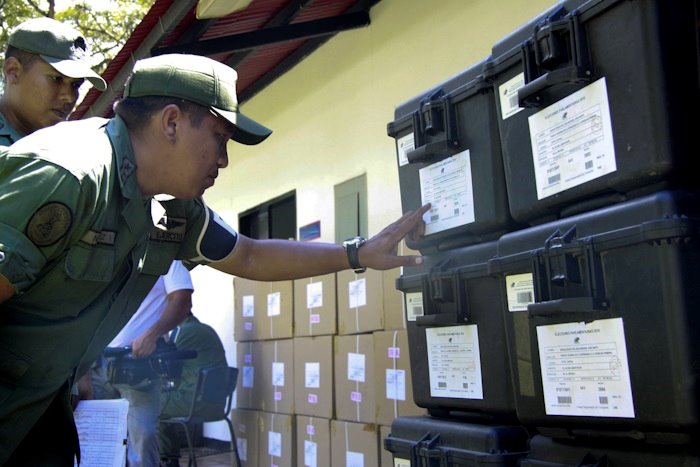 ep imagen del reparto de documentacion electoral en venezuela