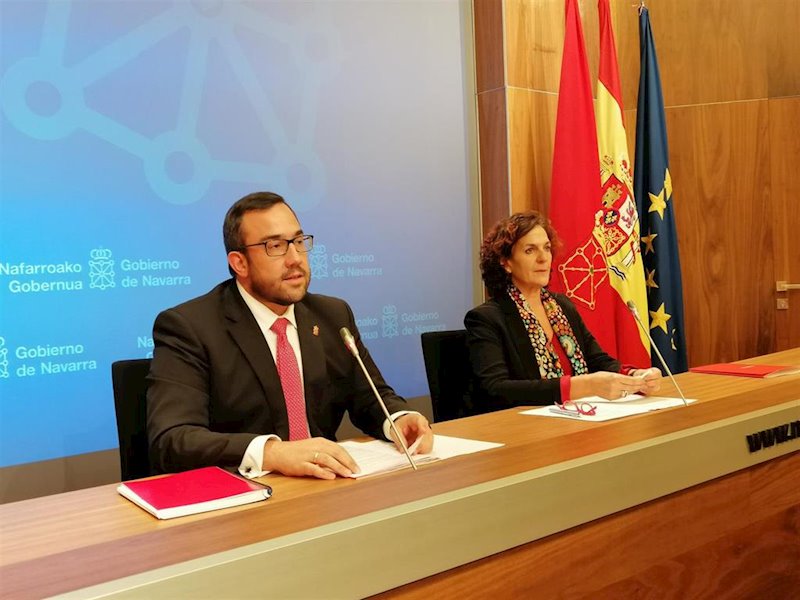 ep javier remirez e itziar gomez en la rueda de prensa posterior a la sesion de gobierno