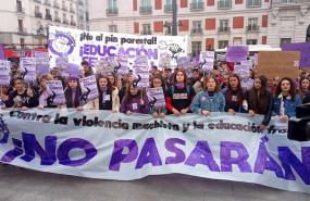 ep jovenes feministas se manifiestan en madrid contra el pin parental durante la jornada de huelga