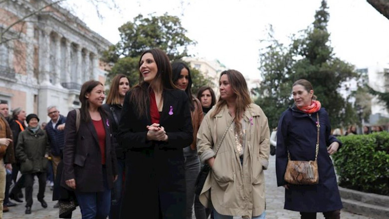 La jefa de la oposición del Parlamento de Cataluña, Lorena Roldán y otras mujeres de Ciudadanos momentos previos a la manifestación del 8M (Día Internacional de la Mujer), en Madrid a 8 de marzo de 2020. | Jesús Hellín - Europa Press ep la jefa de la oposicion del parlamento de cataluna lorena roldan y otras mujeres de ciudadanos