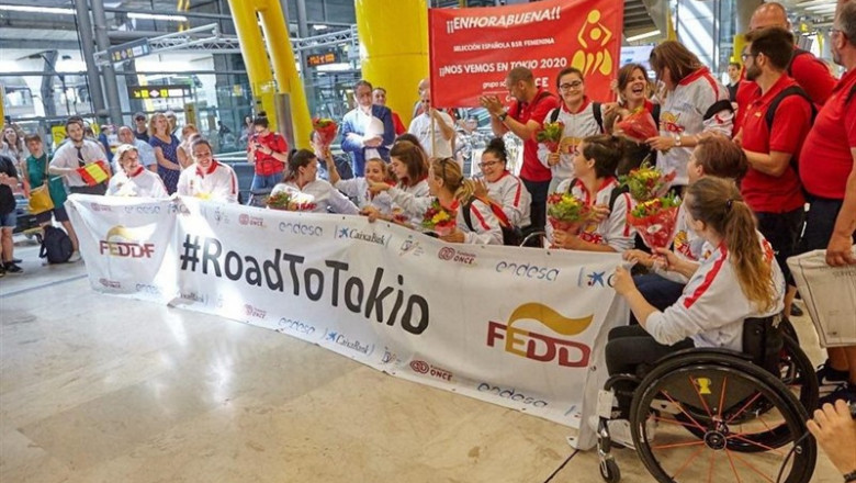La selección femenina de baloncesto en silla de ruedas llega a España tras logra el billete a Tokio | FEDDF ep la seleccion femeninabaloncestosillaruedas llegaespanalograbilletetokio