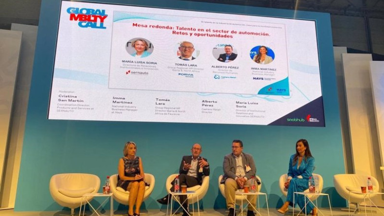 Mesa redonda tras la presentación del informe 'Talento en la Industria de la Automoción' en el Global Mobility Call. | SERNAUTO ep mesa redonda tras la presentacion del informe talento en la industria de la automocion en el