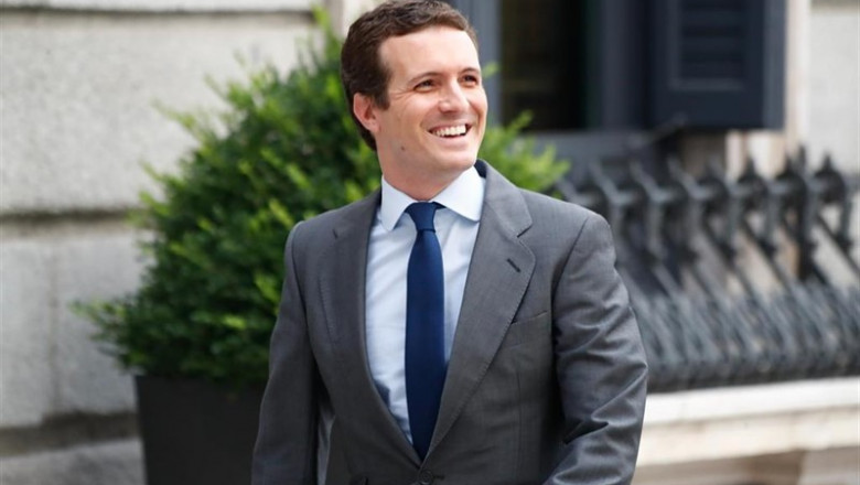 El presidente del PP, Pablo Casado, a su llegada al Congreso de los Diputados para la segunda sesión del debate de investidura del candidato socialista a la Presidencia del Gobierno. | Óscar J.Barroso - Europa Press ep presidentepp pablo casado allegadacongresolos diputadosla segunda sesiondebateinvestiduracandidato socialistala presidenciagobierno