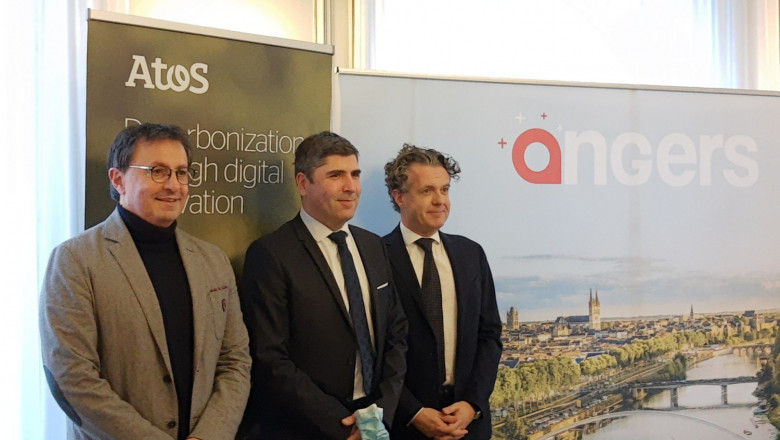 1645439698 usine atos angers eric grelier vincent sarracanie christophe bechu credits atos scaled 