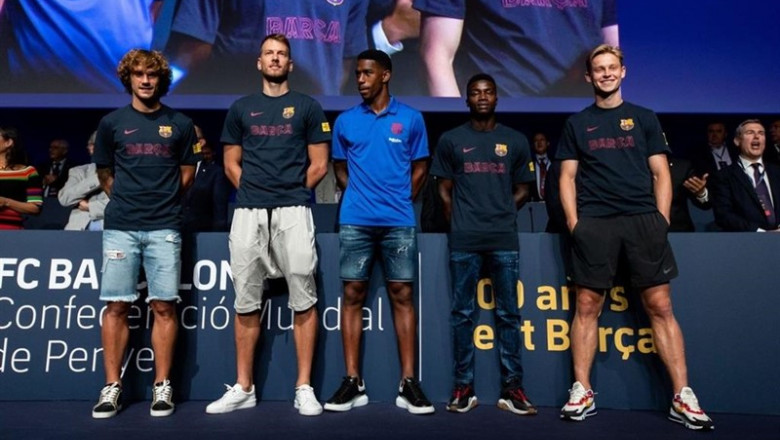 Antoine Griezmann, Neto, Junior Firpo, Moussa Wagué y Frenkie de Jong, presentados en el 40º Congreso de Peñas del FC Barcelona | FCB ep antoine griezmann neto junior firpo moussa wague y frenkiejong presentados40 congresopenasfc barcelona
