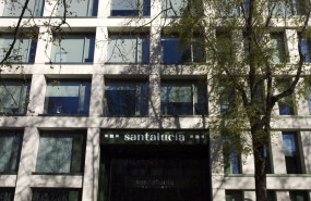 ep archivo   edificio sede del grupo asegurador santalucia