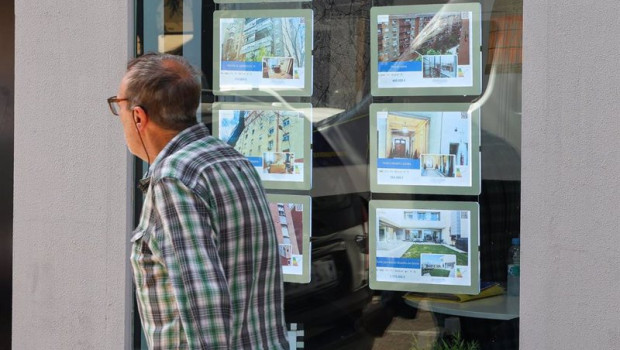 ep archivo   escaparate de una inmobiliaria a 17 de julio de 2024 en madrid espana