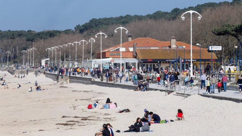 ep archivo varias personas en la playa de samil en vigo galicia espana a 28 de febrero de 2021 ep archivo varias personas en la playa de samil en vigo galicia espana a 28 de febrero de 2021