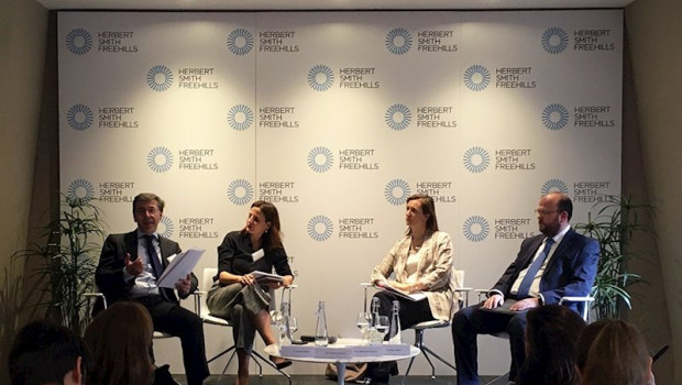 ep desayuno organizado por el despacho herbert smith freehills