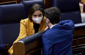ep el diputado nacional del pp diego movellan conversa la ministra de industria comercio y turismo