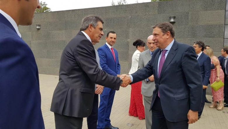 El ministro de Agricultura, Pesca y Alimentación, Luis Planas, en Tomelloso | MINISTERIO DE AGRICULTURA, PESCA Y ALIMENTACIÓN ep el ministro de agricultura pesca y alimentacion luis planas en tomelloso