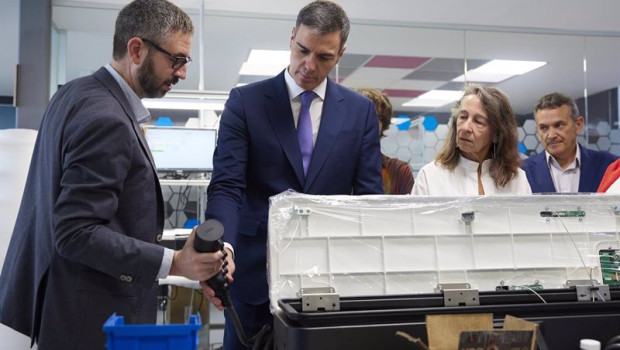 ep el presidente del gobierno pedro sanchez visita las instalaciones de la empresa veltium en