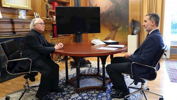ep el rey felipe vi d durante una reunion con el ministro de universidades manuel castells i para