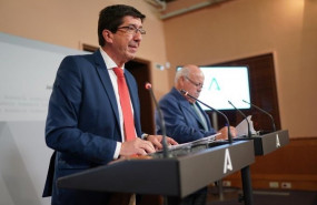 ep el vicepresidente de la junta juan marin y el consejeor de salud y familias jesus aguirre en