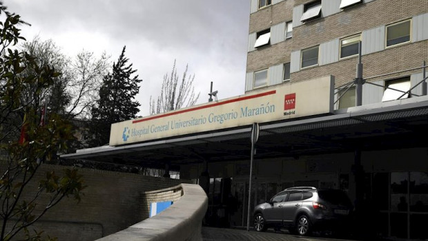 ep entrada principal al hospital general universitario gregorio maranon donde una mujer de 99 anos