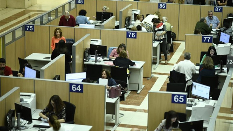 ep funcionarios trabajan en la delegacion especial de la agencia tributaria aeat en madrid con ep funcionarios trabajan en la delegacion especial de la agencia tributaria aeat en madrid con