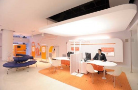 ep interior de una oficina naranja de ing direct