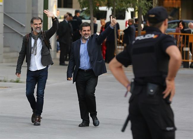 Jordi Sánchez y Jordi Cuixart acuden a declarar a la Audiencia Nacional | EUROPA PRESS ep jordi sanchezjordi cuixart acudendeclararla audiencia nacional 20171016231201