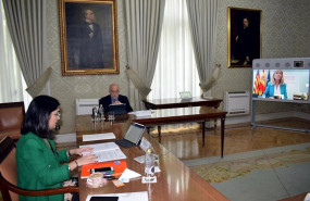 ep la a ministra de politica territorial y funcion publica carolina darias se ha reunido por