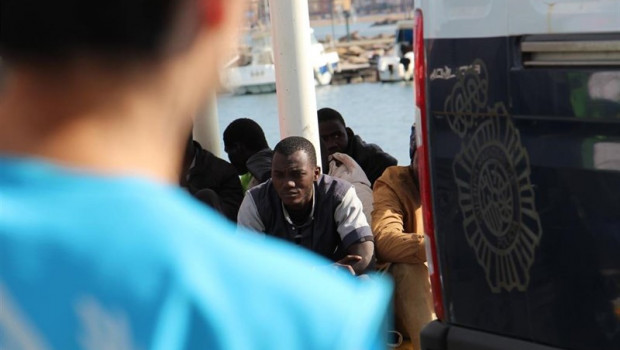 ep la embarcacionsalvamento maritimo alcor recoge50 inmigrantes subsaharianoshabian llegadomadrugadalas islas chafarinas enpatera compuesta3 menores 10 mujeres37 hombres