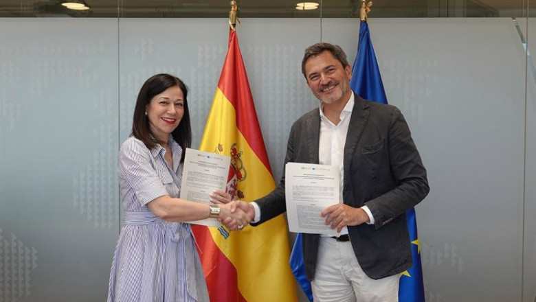 ep la presidenta y consejera delegada de cofides angela perez y el fundador de bolsa social jose ep la presidenta y consejera delegada de cofides angela perez y el fundador de bolsa social jose