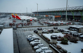 ep la terminal 4 del aeropuerto de madrid barajas durante el temporal a 28 de enero de 2026 en
