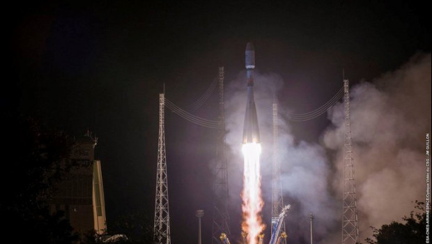 ep lanzamiento del tercer satelite de la serie metop metop-c desde el puerto espacial europeo de la