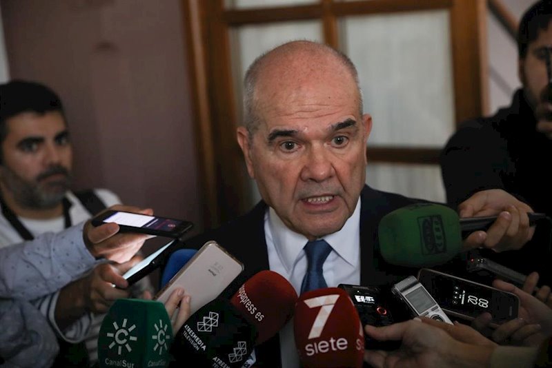 ep manuel chaves tras salir de la comision de investigacion en declaraciones a los periodistas