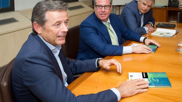 ep raceanfabra presentanguiareducir riesgos laboralescarretera