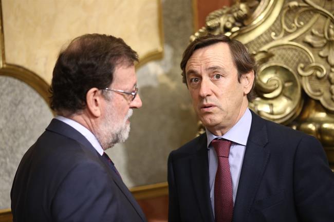 Rajoy y Rafael Hernando en la sesión de control al Gobierno en el Congreso | EUROPA PRESS ep rajoyrafael hernandola sesioncontrolgobiernocongreso