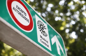 ep senalsimboloprohibido aparcarladodistintivomadrid central ep senalsimboloprohibido aparcarladodistintivomadrid central