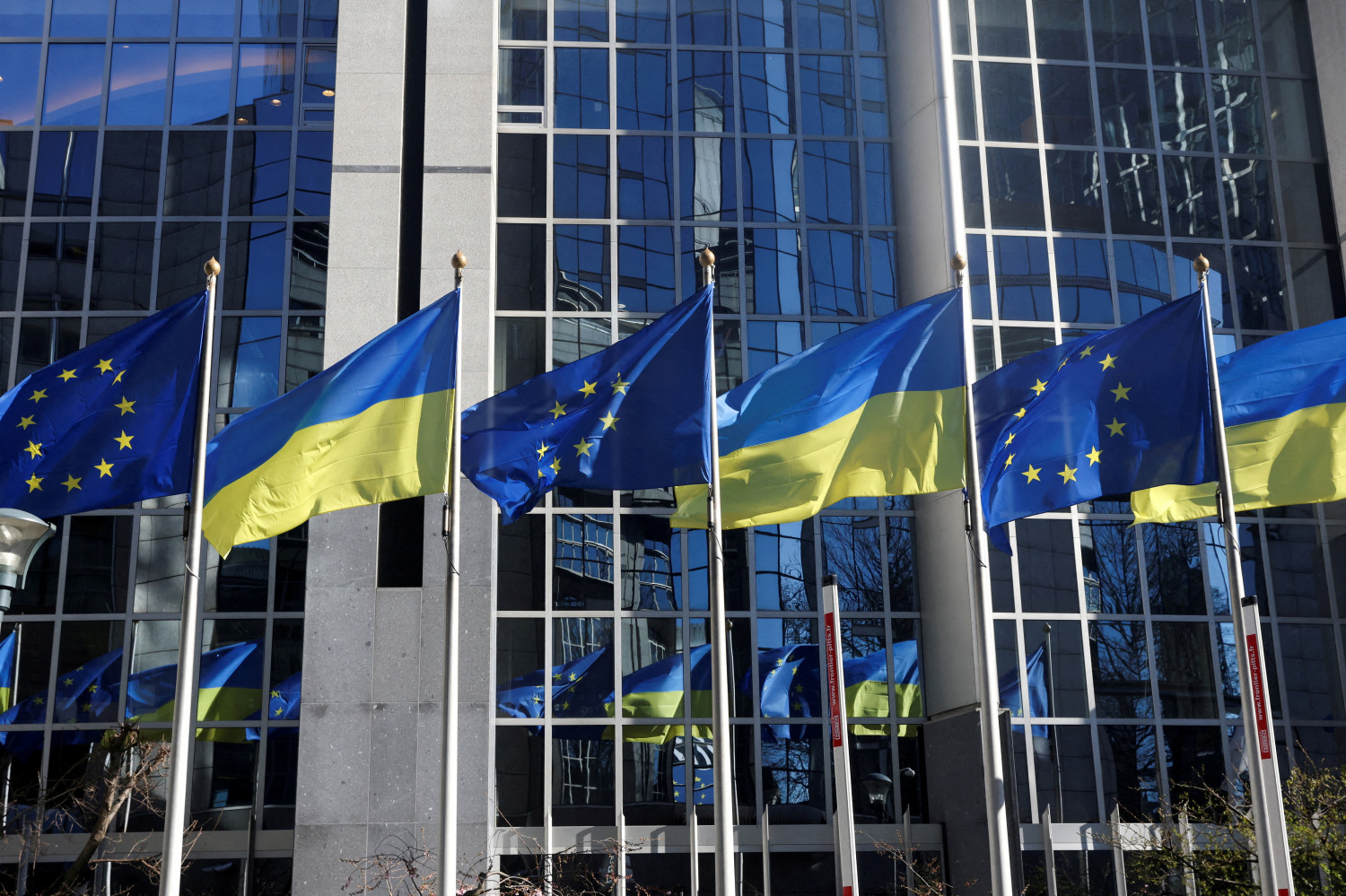 La UE estudia usar activos congelados rusos para pagar la reconstrucción de Ucrania