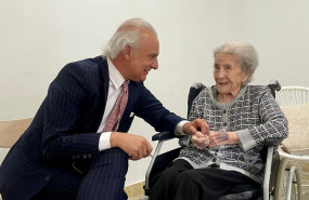 crescencia galn de 111 aos con el doctor manuel de la pea 