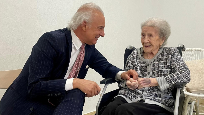 crescencia galn de 111 aos con el doctor manuel de la pea crescencia galn de 111 aos con el doctor manuel de la pea