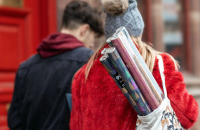 dl christmas shopping retail footfall xmas pedestrians unsplash